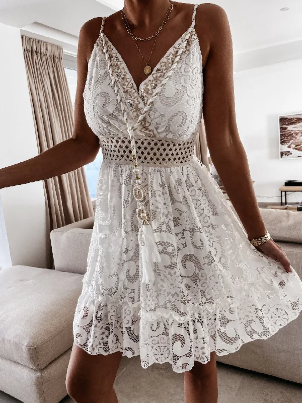 Present Day Delight Floral Print V-Neck Mini Dress Fashionable Lace Mini Dress
