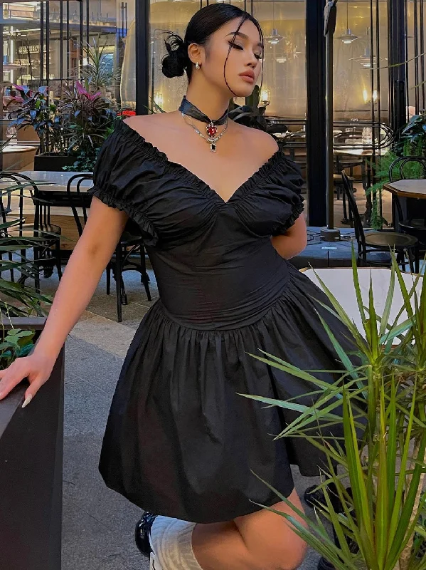 Oliver Solid Color Black French Vintage V-Neck Off-the-Shoulder Short Puffed Sleeve Mini Dress Comfortable Linen Mini Dress